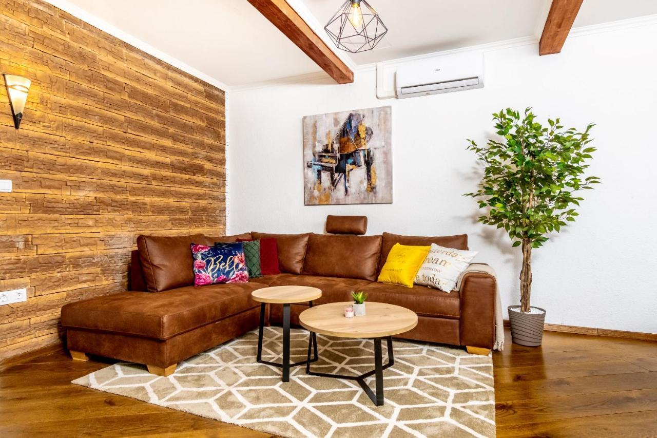 Zollus House Tvrda Apartment Osijek Exterior photo